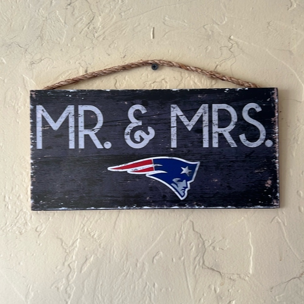 Rustic NFL Patriots Mr and Mr Sign 6x12